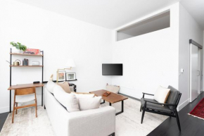Flexhome Skywalk to Fiserv 1BR Apt U5